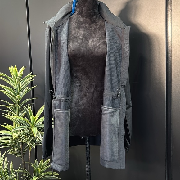 Columbia Vista Hills Soft Shell,water repellent,pockets,elastic waist jacket - Picture 9 of 14